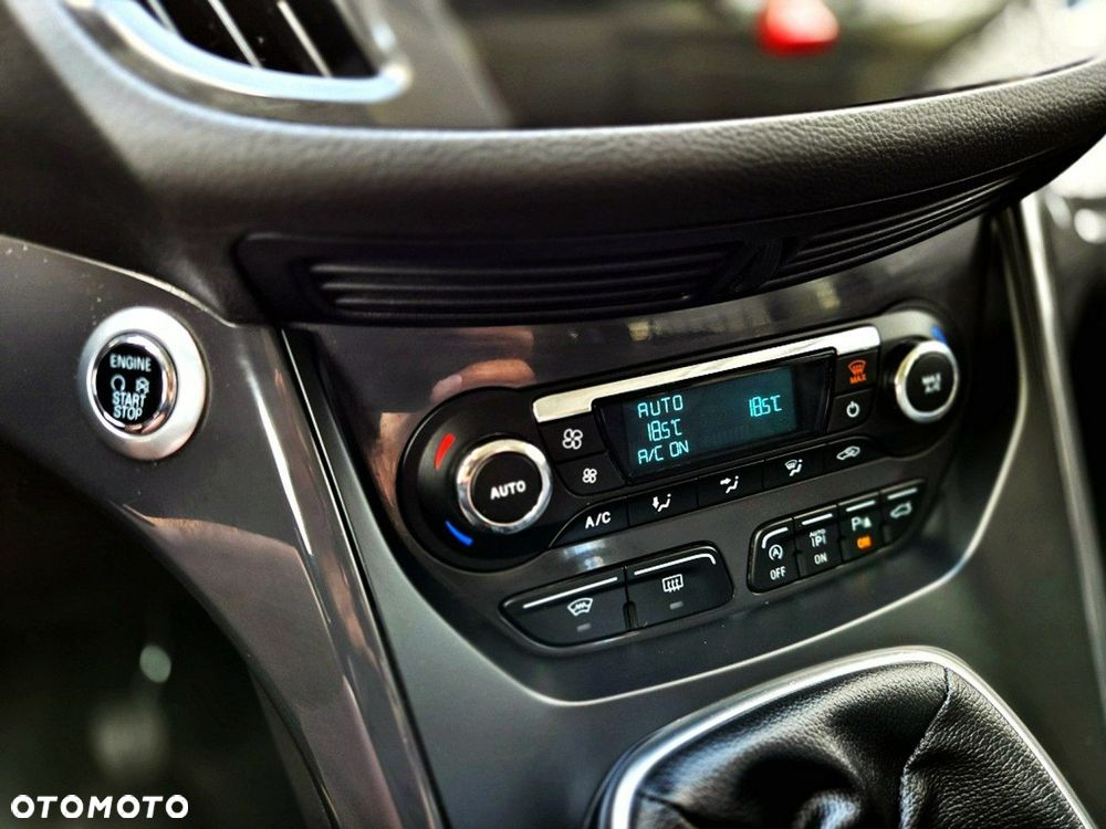 Ford Kuga 1.5 EcoBoost 2x4 Cool & Connect - 16