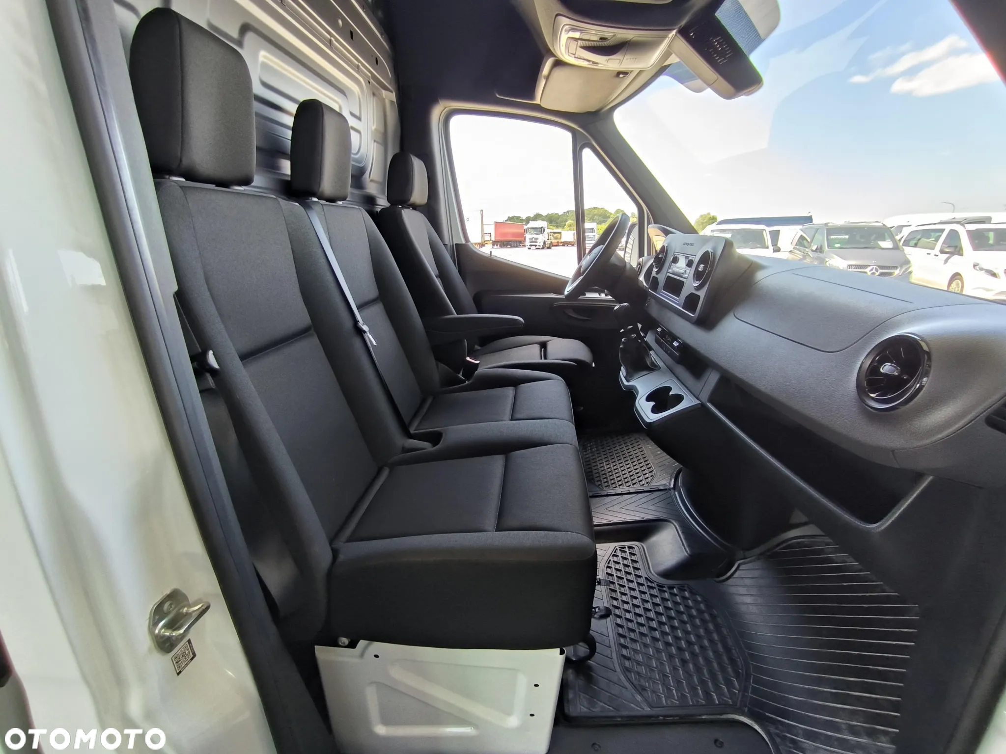 Mercedes-Benz Sprinter - 10
