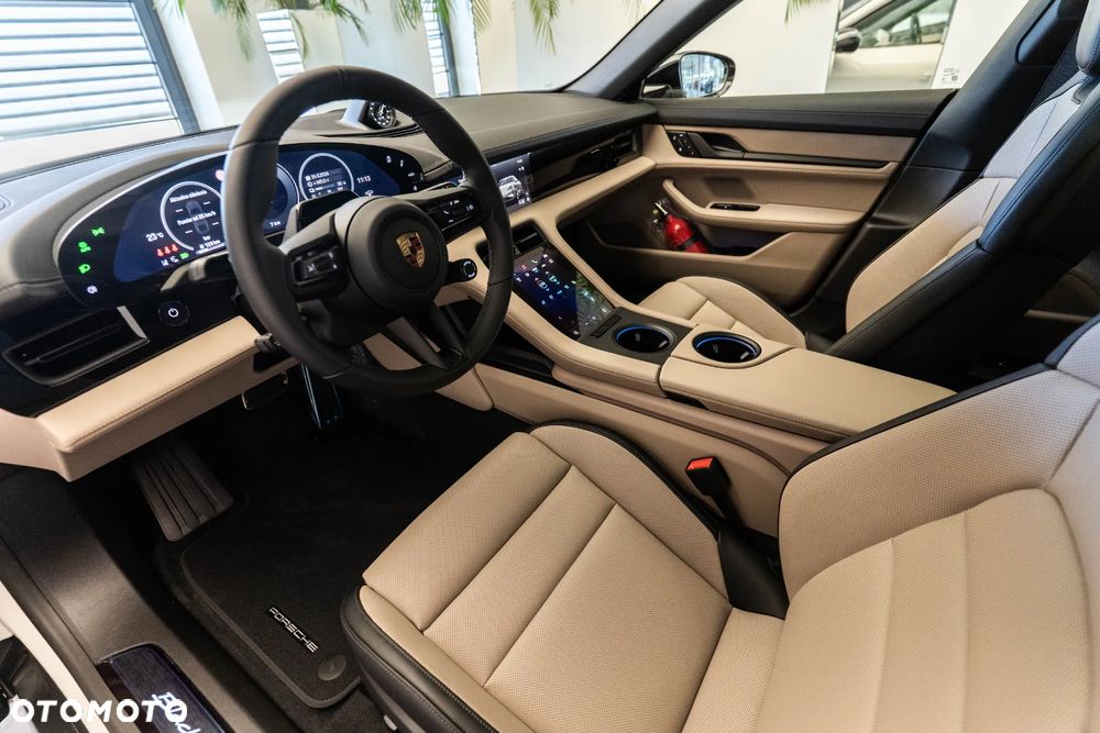 Porsche Taycan 4 - 9