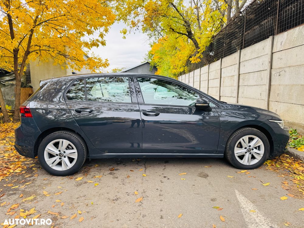 Volkswagen Golf - 8