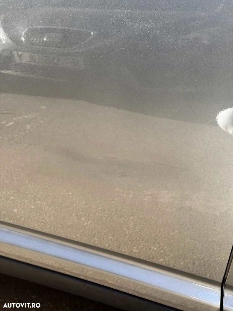 Toyota Avensis 1.6 Comfort - 32