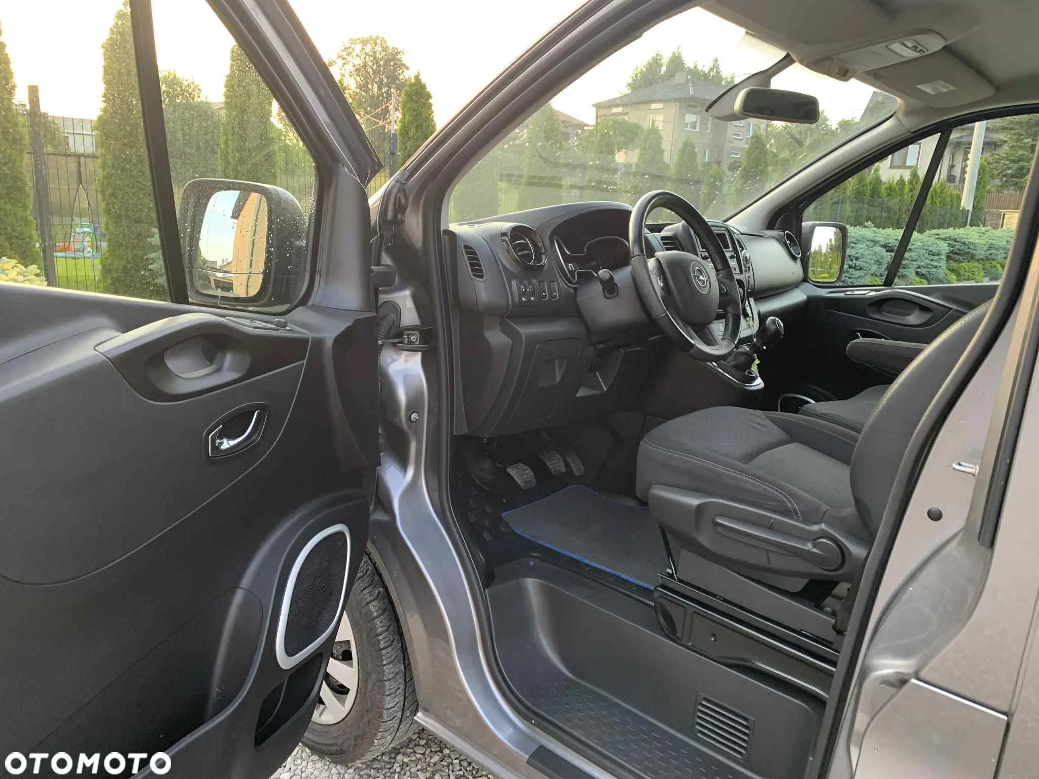 Opel Vivaro - 26