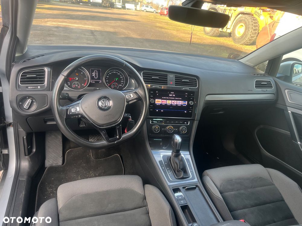 Volkswagen Golf 2.0 TDI SCR DSG Comfortline - 12