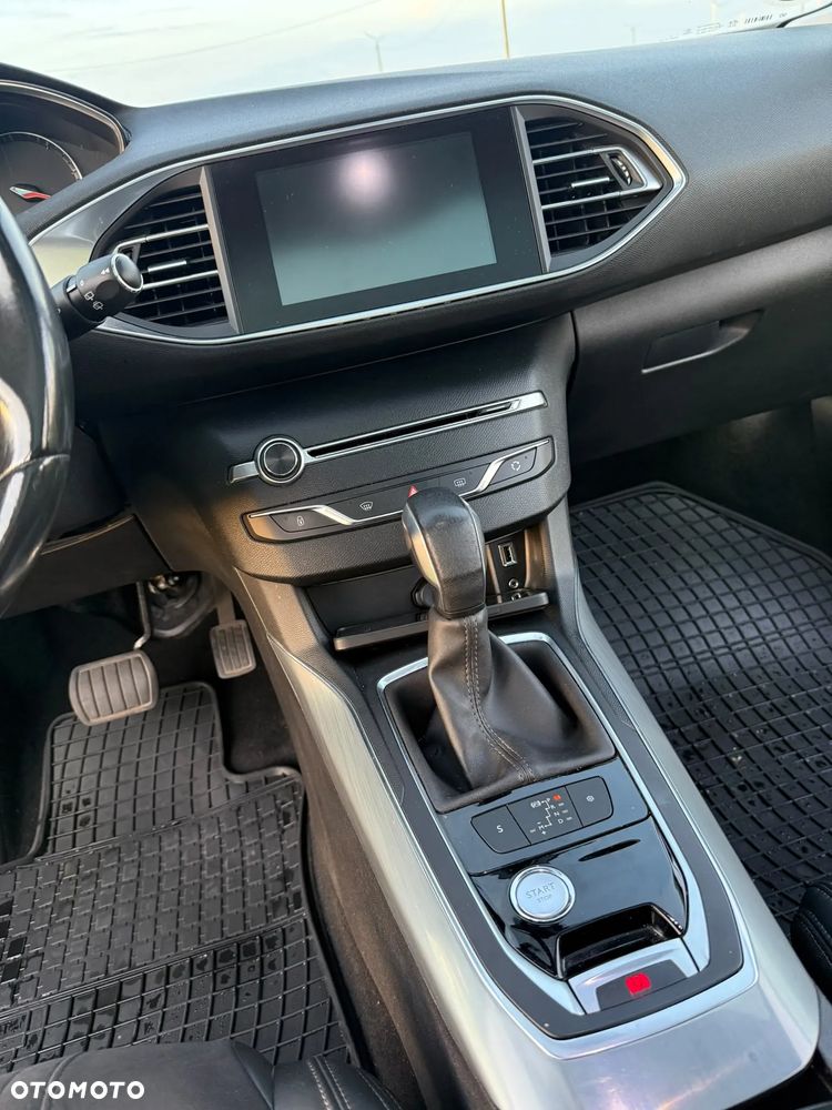 Peugeot 308 BlueHDi FAP 150 Stop&Start Automatik Allure - 21