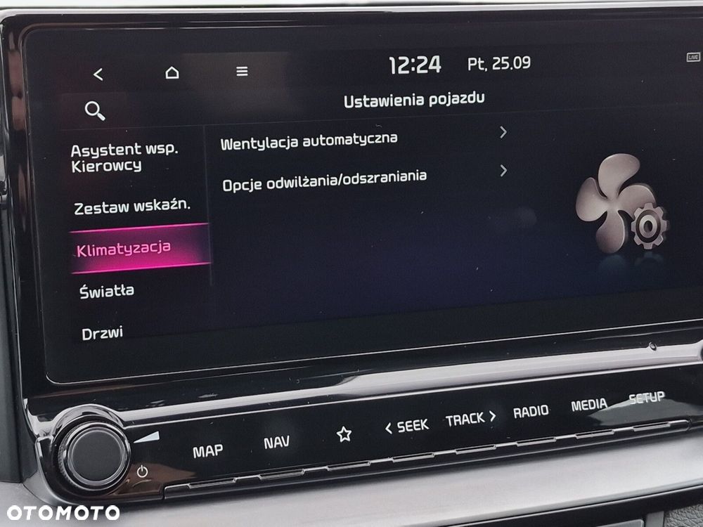 Kia Ceed 1.6 CRDi mHEV L Business Line - 26
