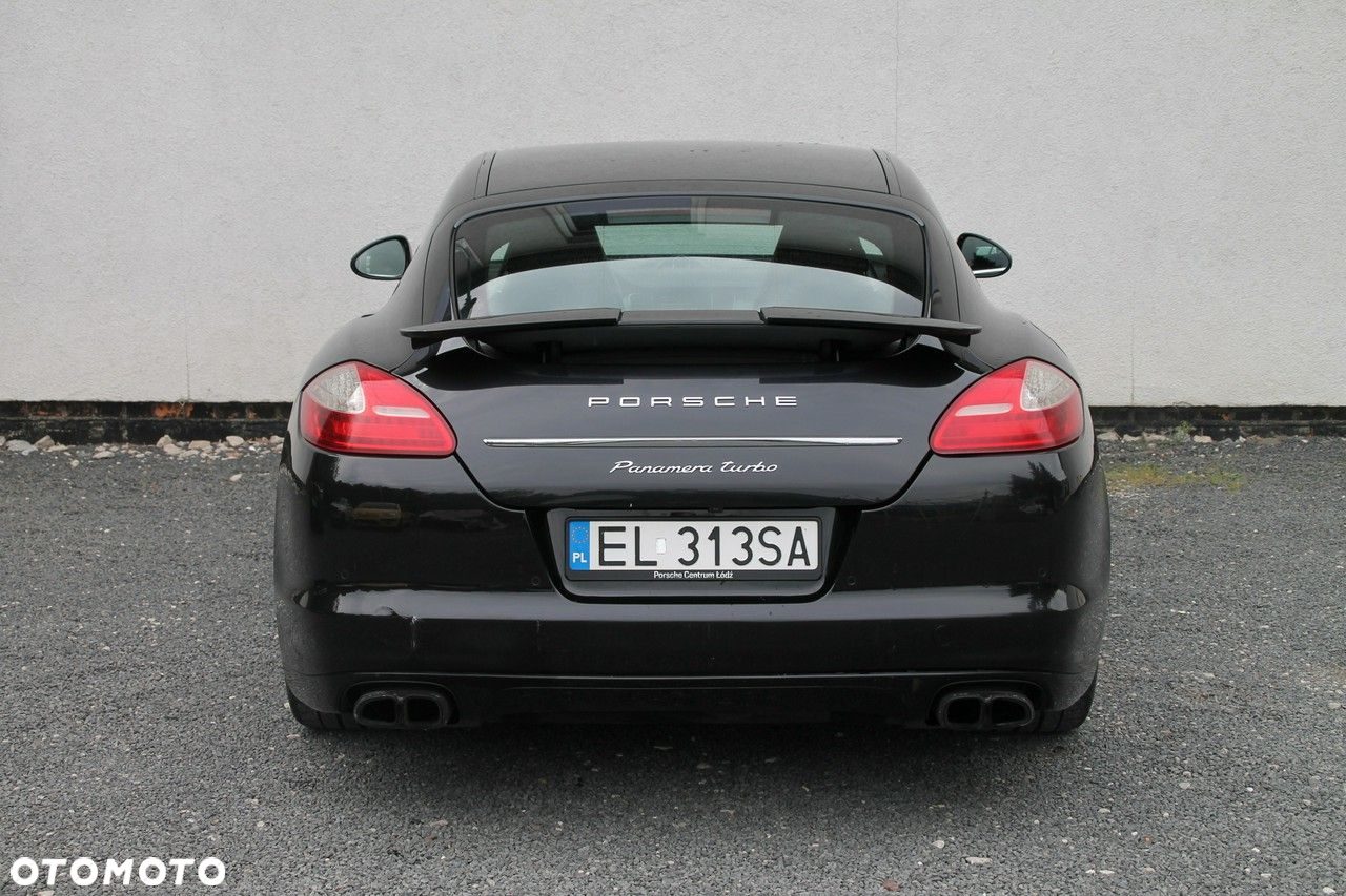 Porsche Panamera Turbo PDK - 10