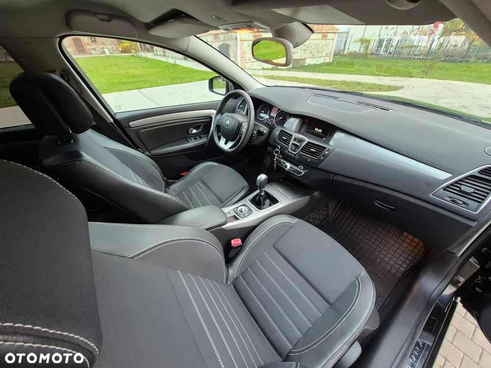 Renault Laguna dCi 110 FAP Bose Edition - 30