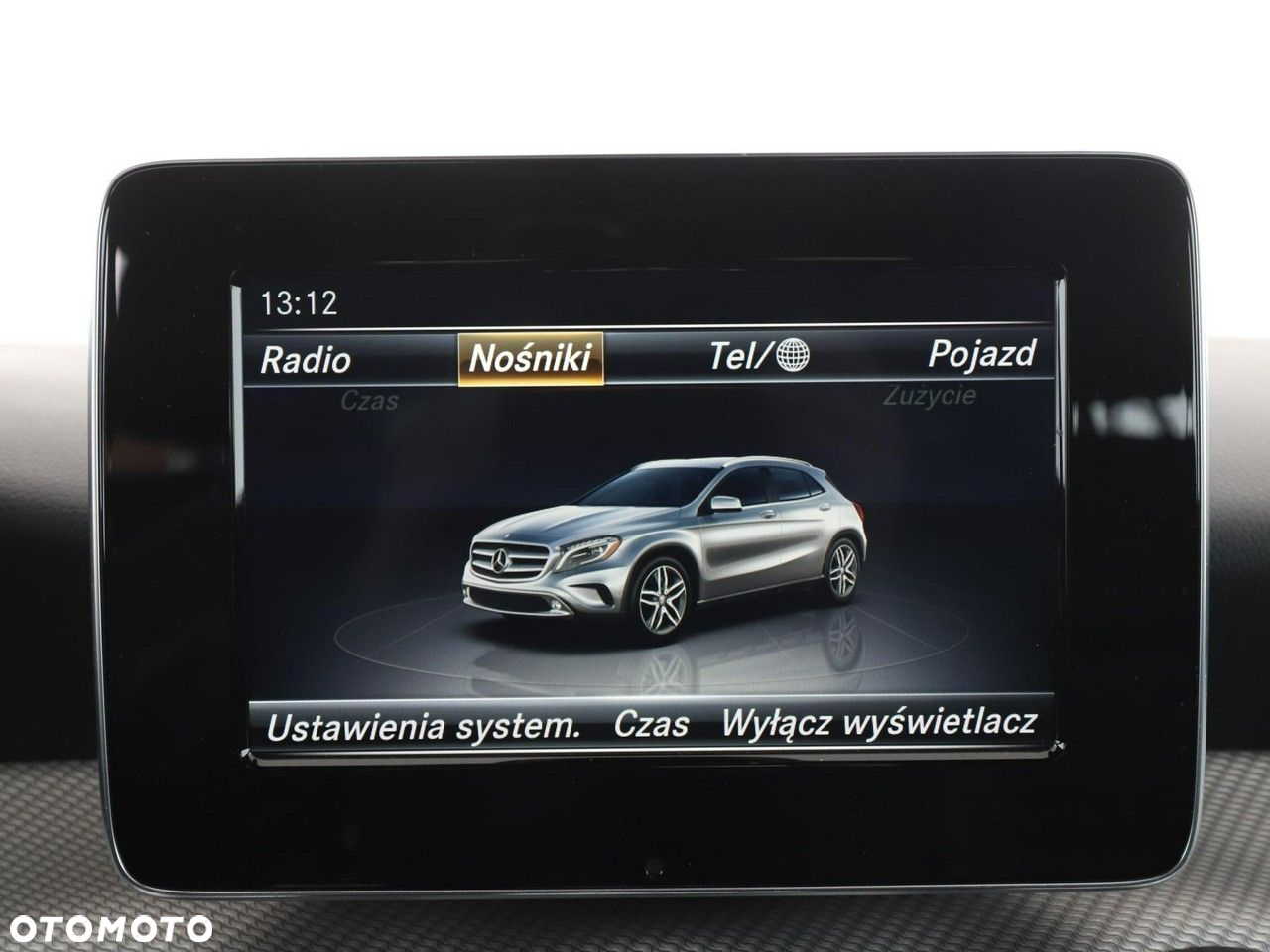 Mercedes-Benz GLA - 23