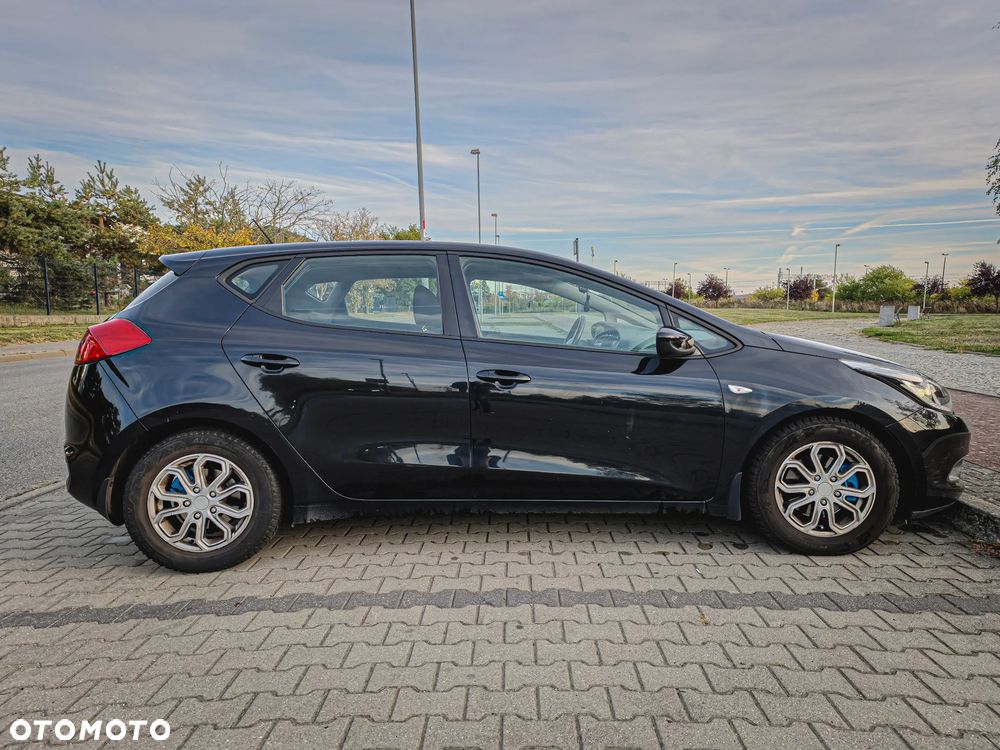 Kia Ceed - 8