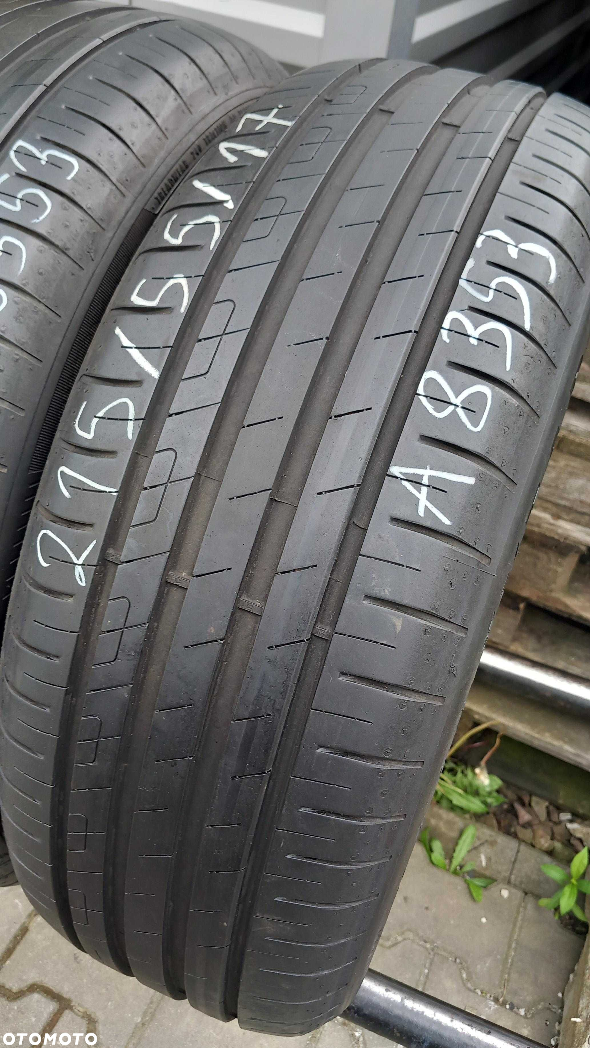 215/55/17 Goodyear Efficient Grip Performance 94V - 3