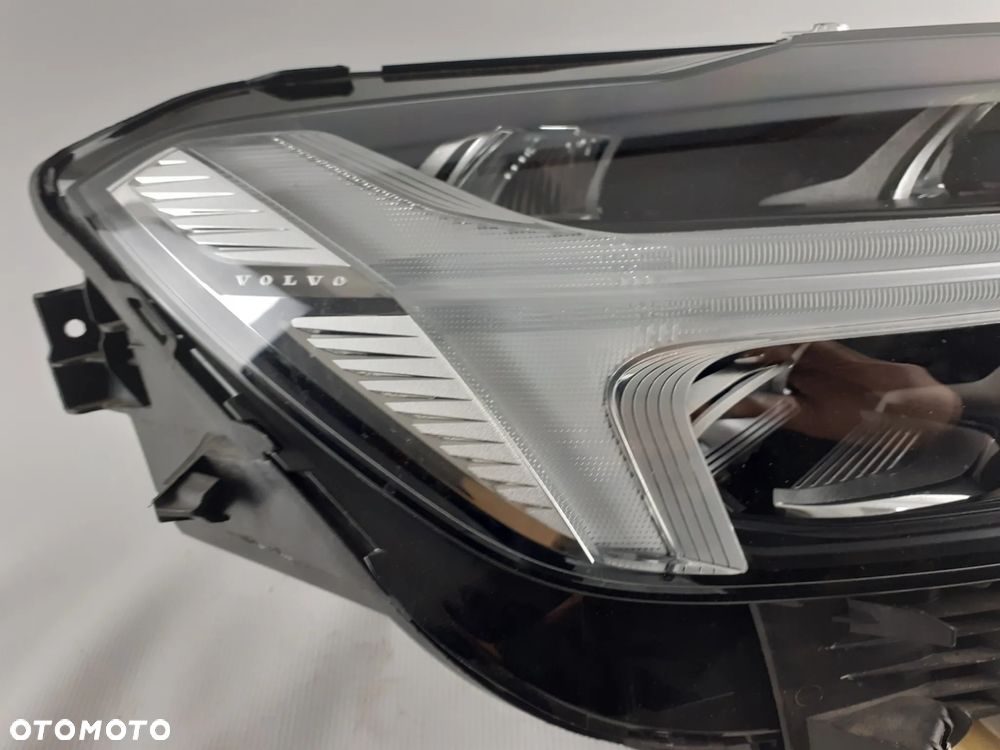 Lampa prawa Full LED Volvo XC60 II 22-25r.32338977 - 2