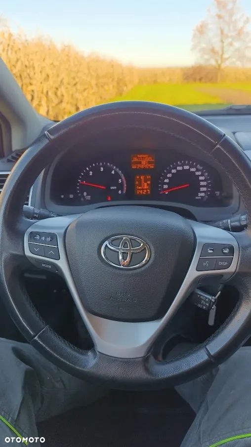 Toyota Avensis Combi 2.0 D-4D - 6