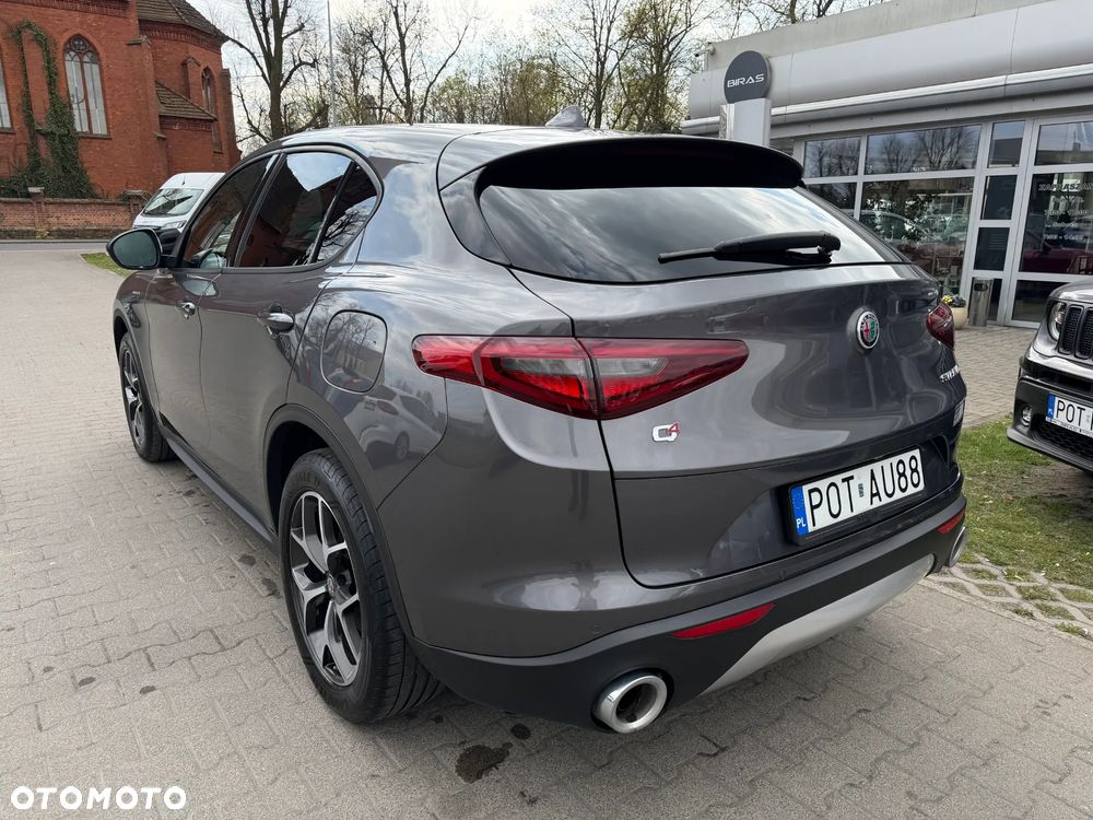 Alfa Romeo Stelvio - 7