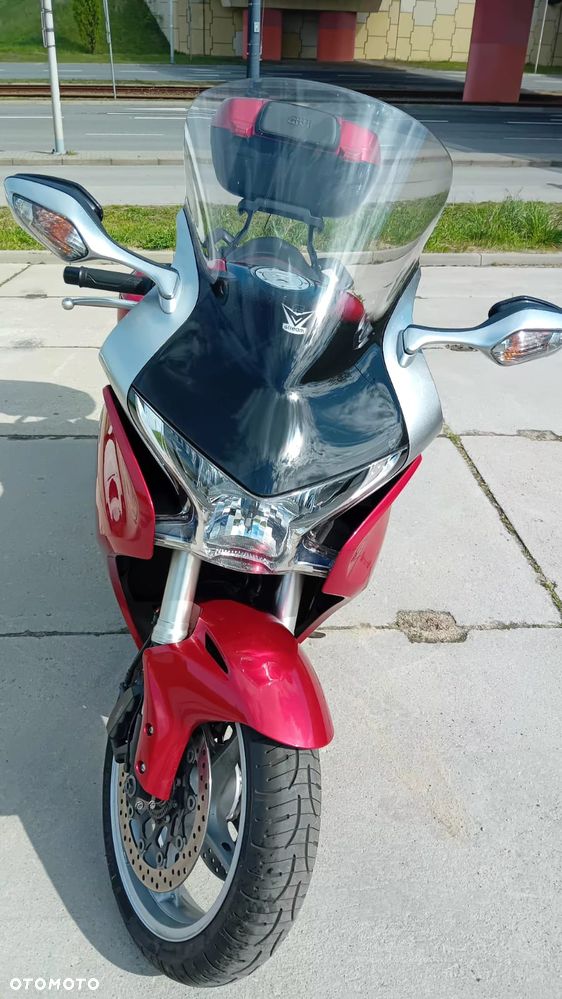 Honda VFR - 4