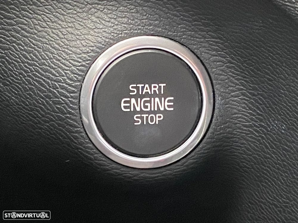 Volvo XC 40 2.0 D3 Momentum Plus Geartronic - 26