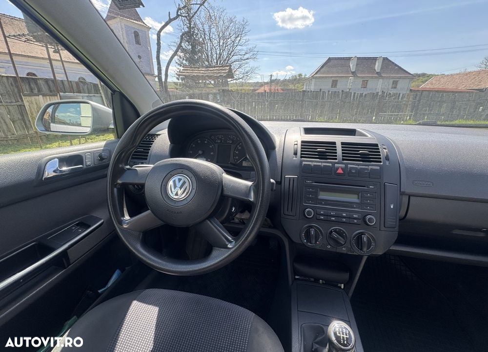 Volkswagen Polo Standard - 16