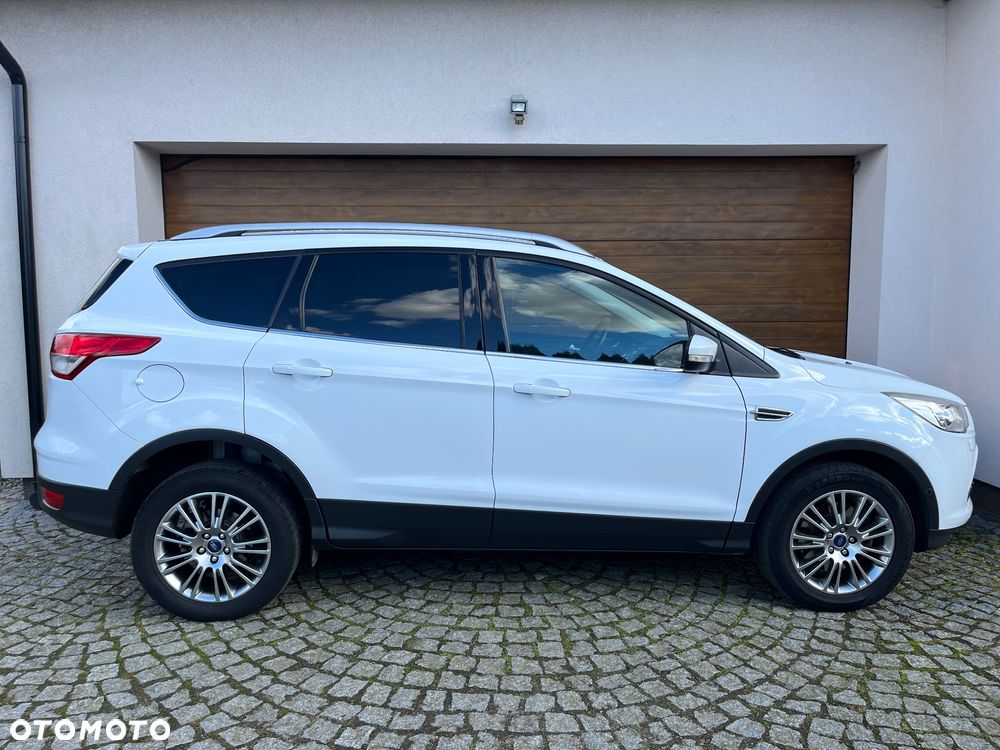 Ford Kuga 2.0 TDCi 2x4 Titanium - 8