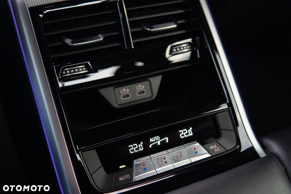 BMW Seria 8 M850i xDrive - 31