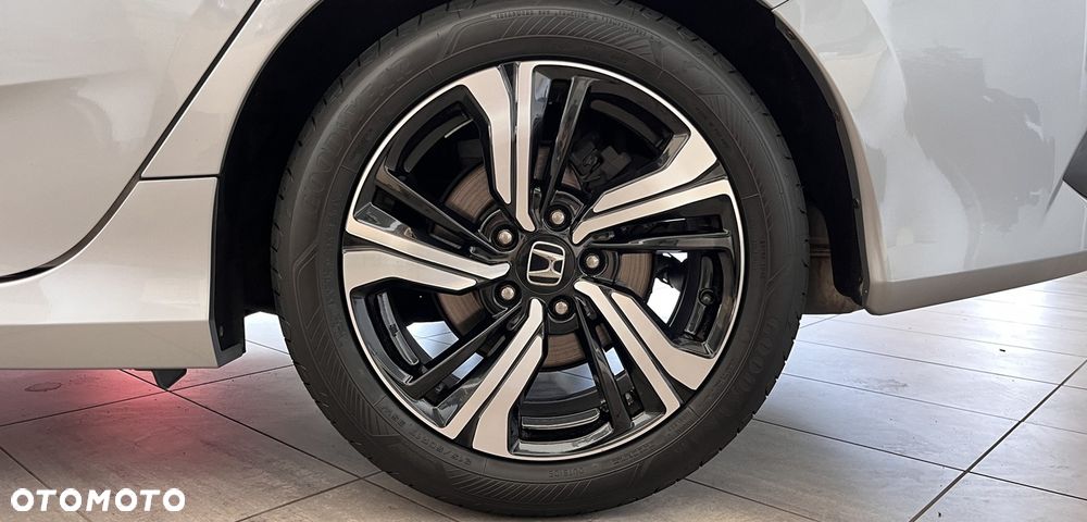 Honda Civic 1.5 i-VTEC Turbo CVT Sport Plus - 9