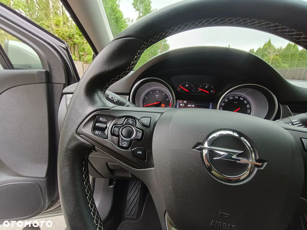 Opel Astra 1.4 Turbo Business - 21