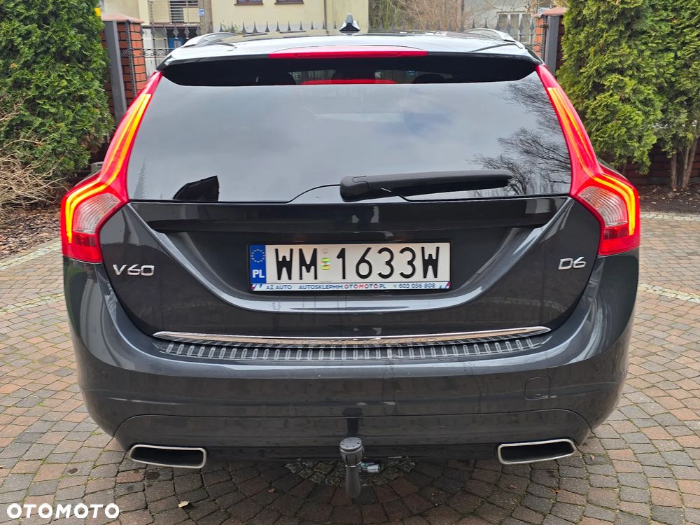Volvo V60 D6 AWD Plug-in Hybrid Summum - 10