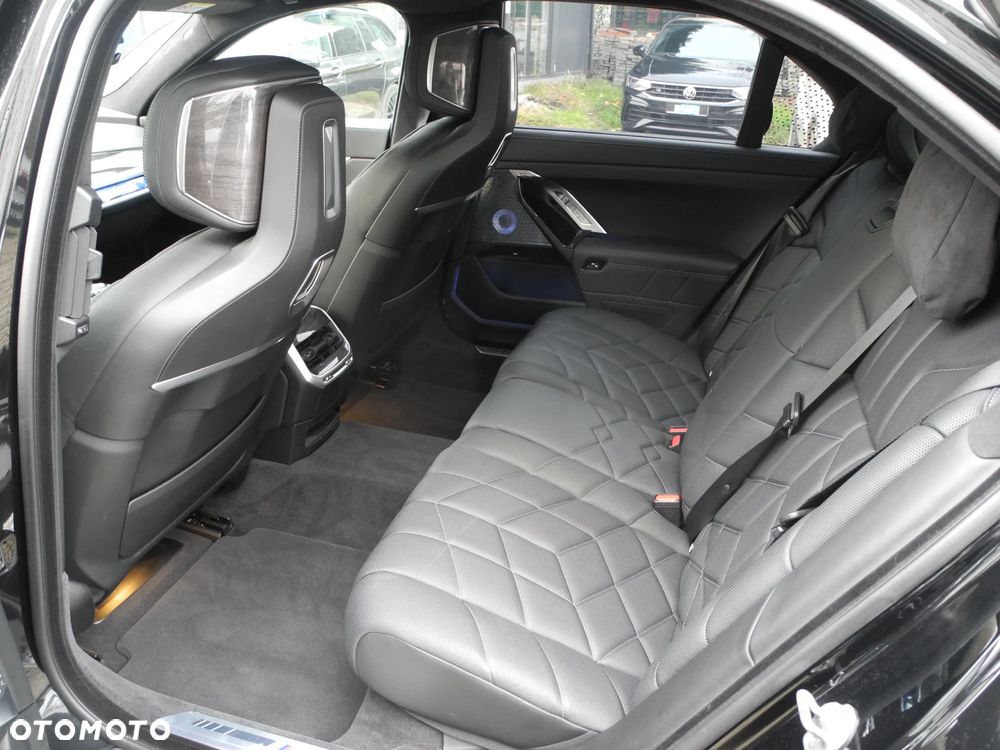 BMW i7 - 19
