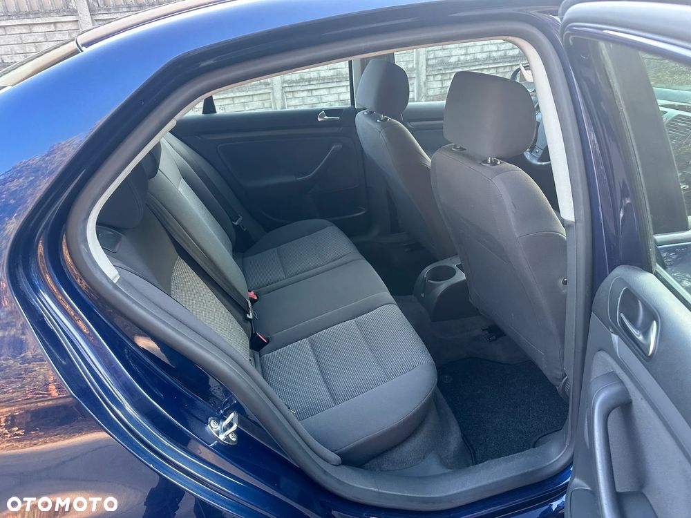 Volkswagen Jetta - 27