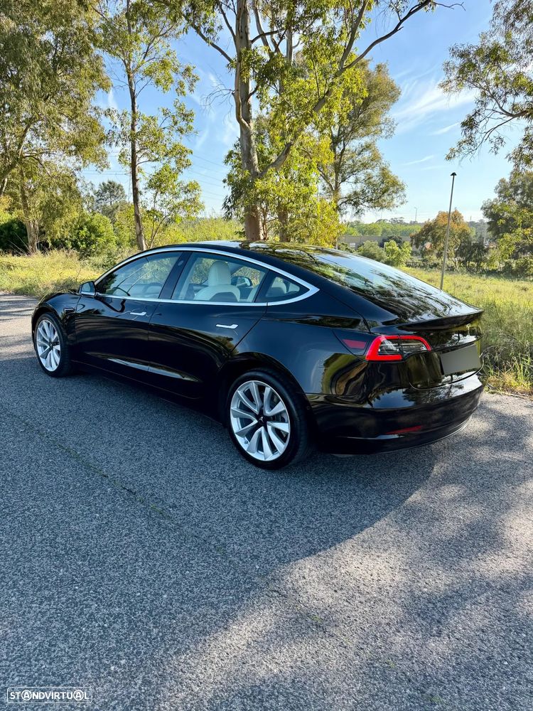 Tesla Model 3 - 3