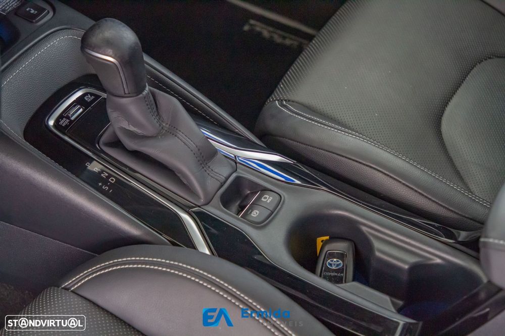 Toyota Corolla Touring Sports - 29