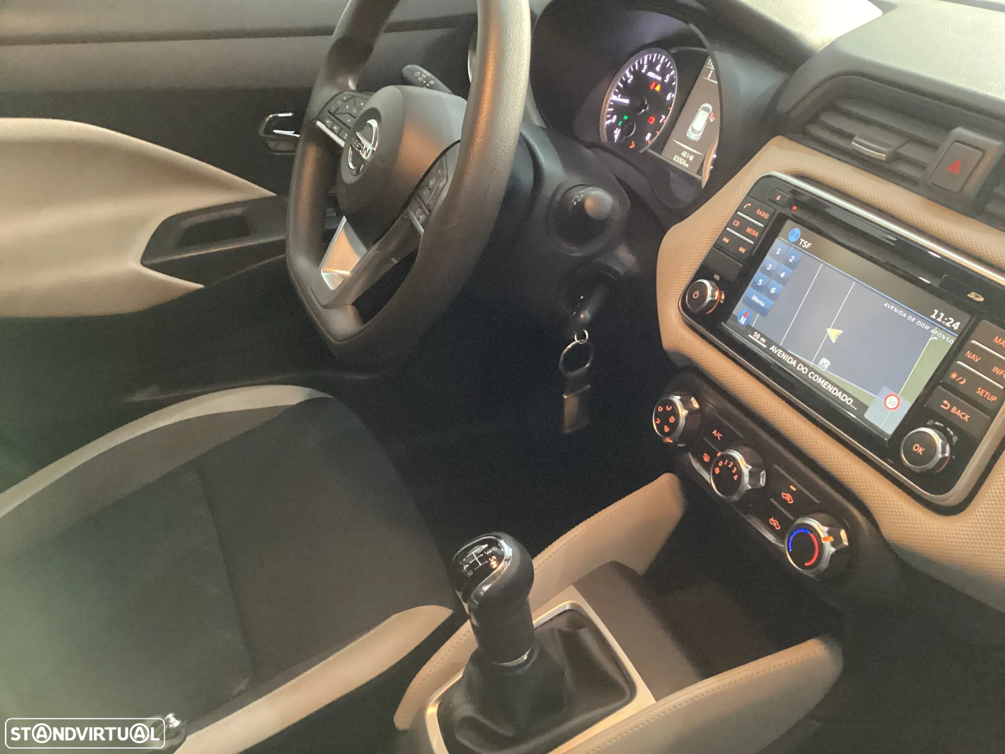 Nissan Micra 0.9 IG-T Tekna Silver Feel S/S - 13