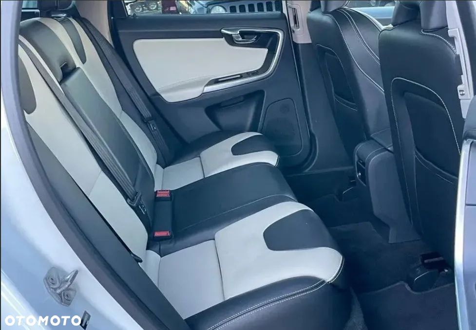 Volvo XC 60 T6 AWD Geartronic Summum - 10