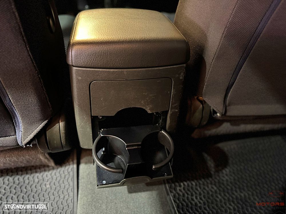 Nissan Navara 2.5 dCi CD Pilot - 29