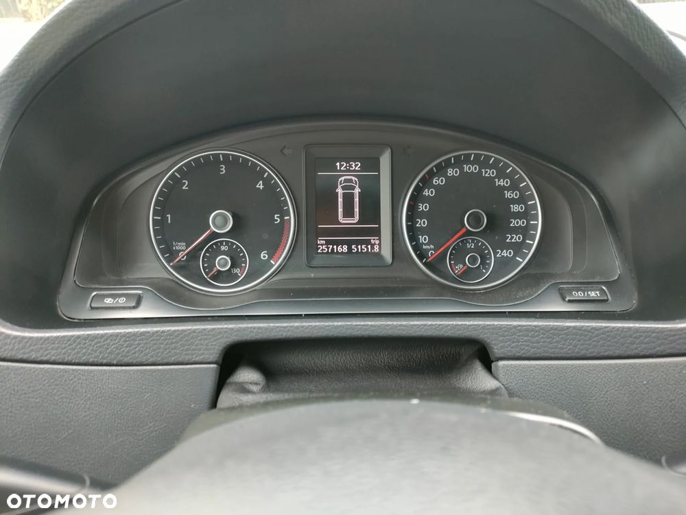 Volkswagen Multivan - 20