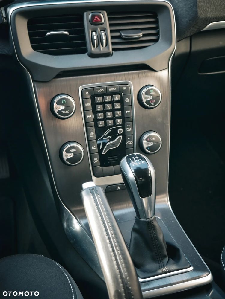 Volvo V40 D4 Summum - 21