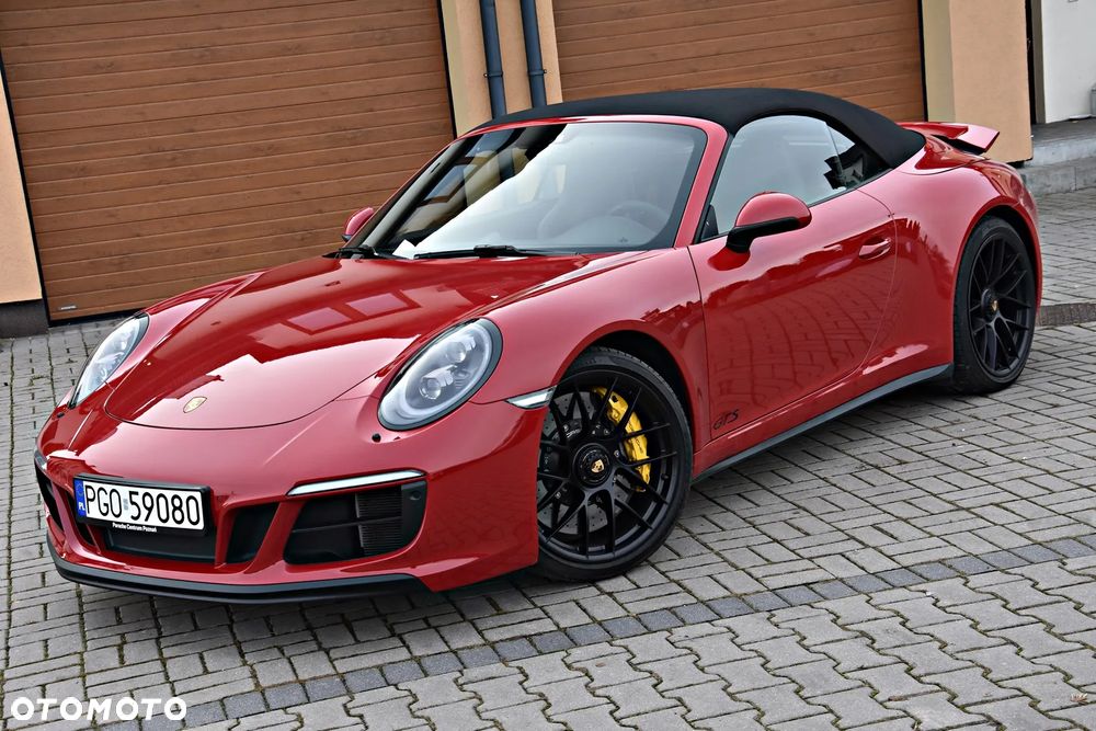 Porsche 911 Carrera 4 GTS PDK - 4
