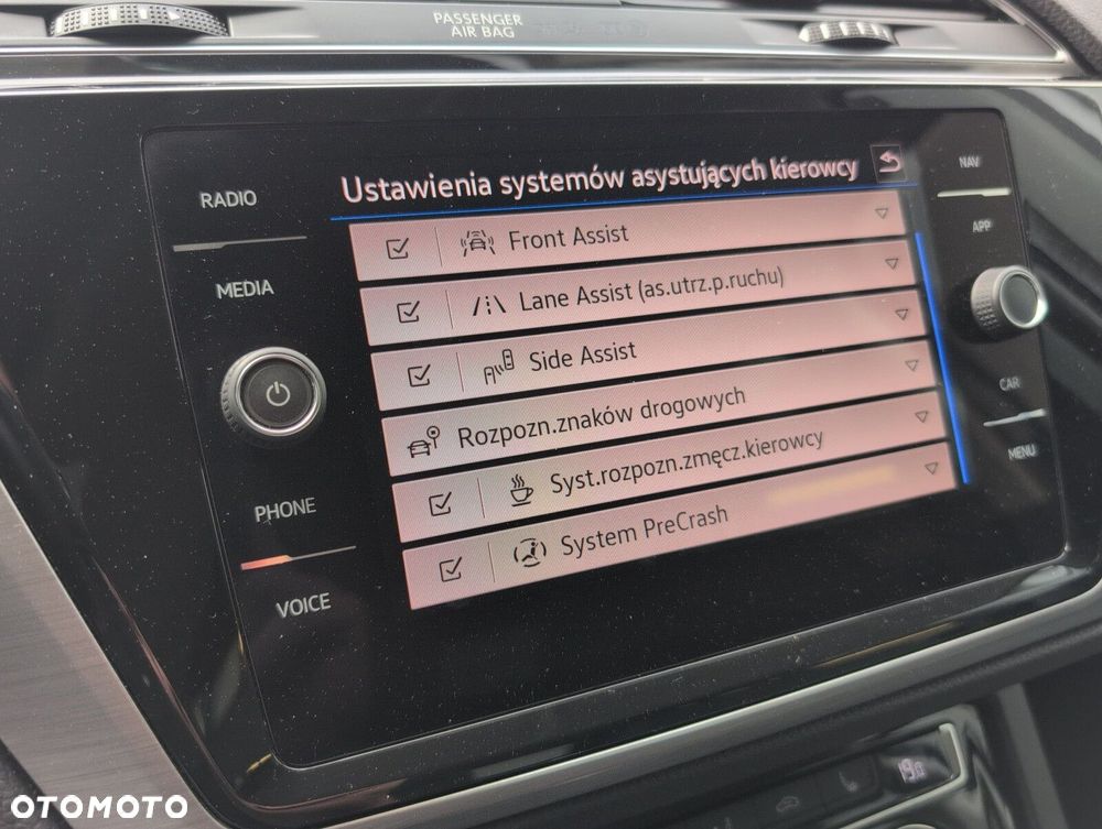 Volkswagen Touran - 25