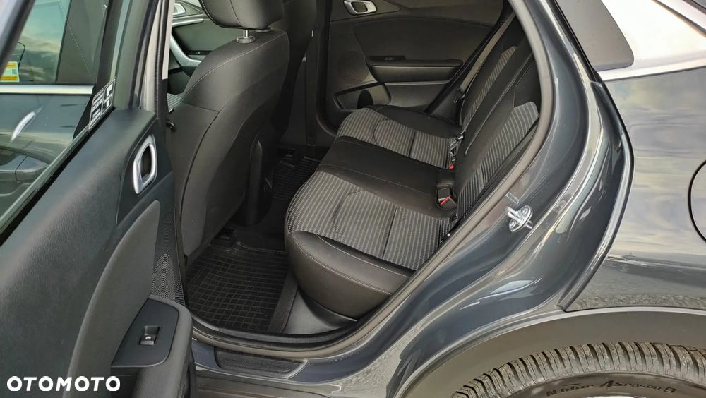 Kia XCeed 1.5 T-GDI M - 25