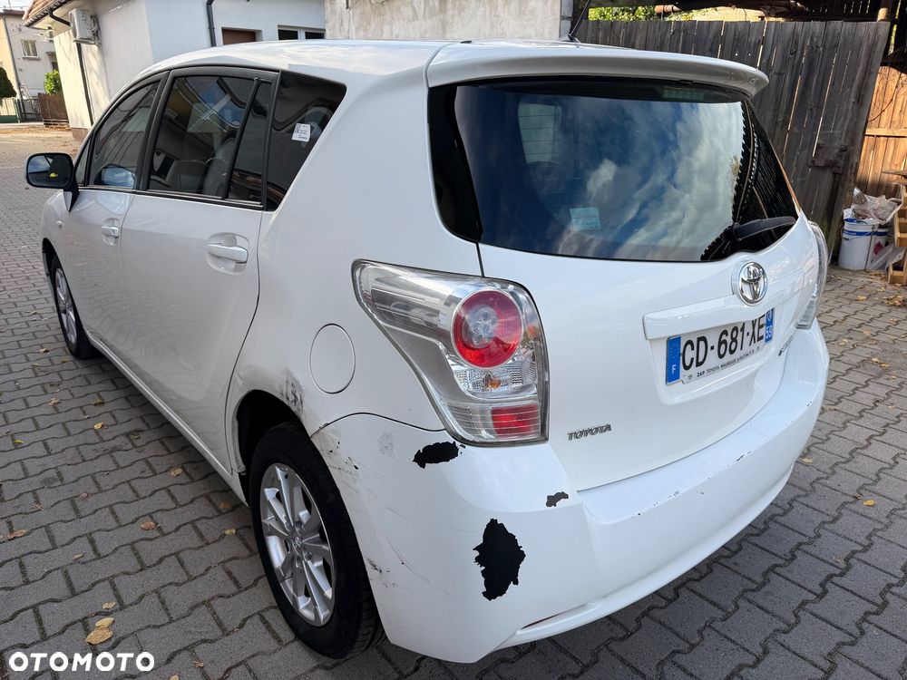 Toyota Corolla Verso 2.0 D-4D Prestige 7os - 32