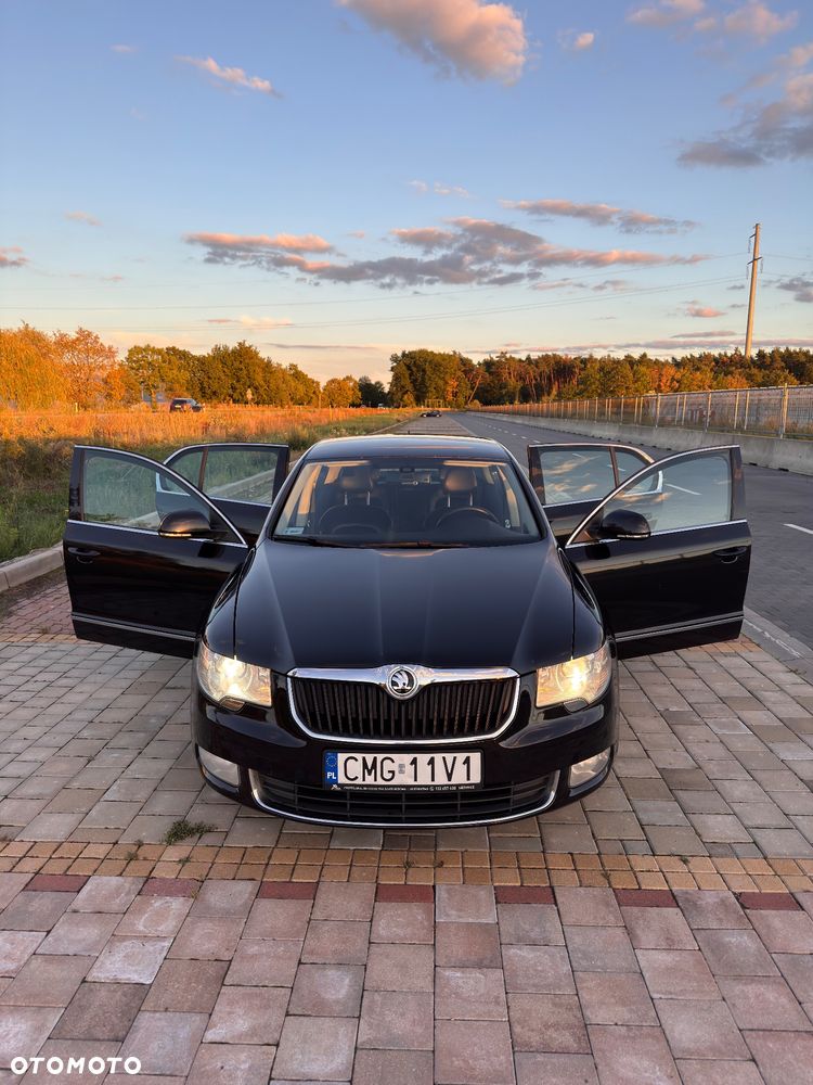Skoda Superb 2.0 TDI DSG Elegance - 4