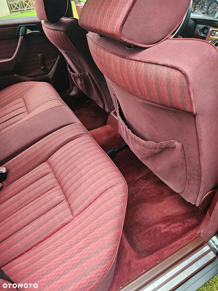 Mercedes-Benz W124 (1984-1993) - 11