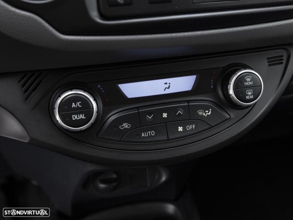 Toyota Yaris 1.5 HSD Active - 16