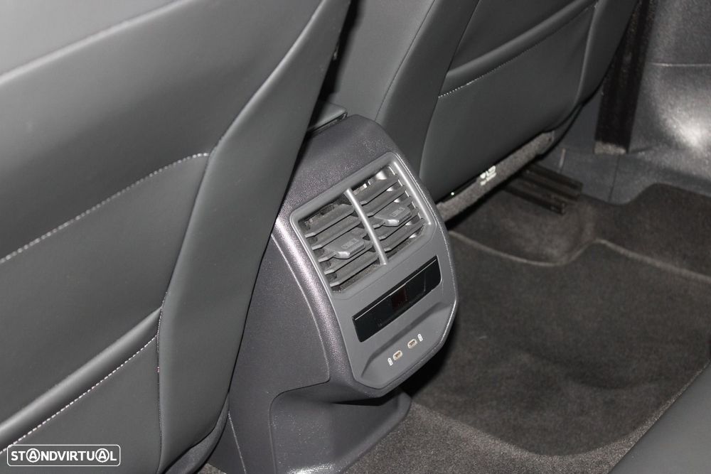 SEAT Leon ST 2.0 TDI FR DSG - 28