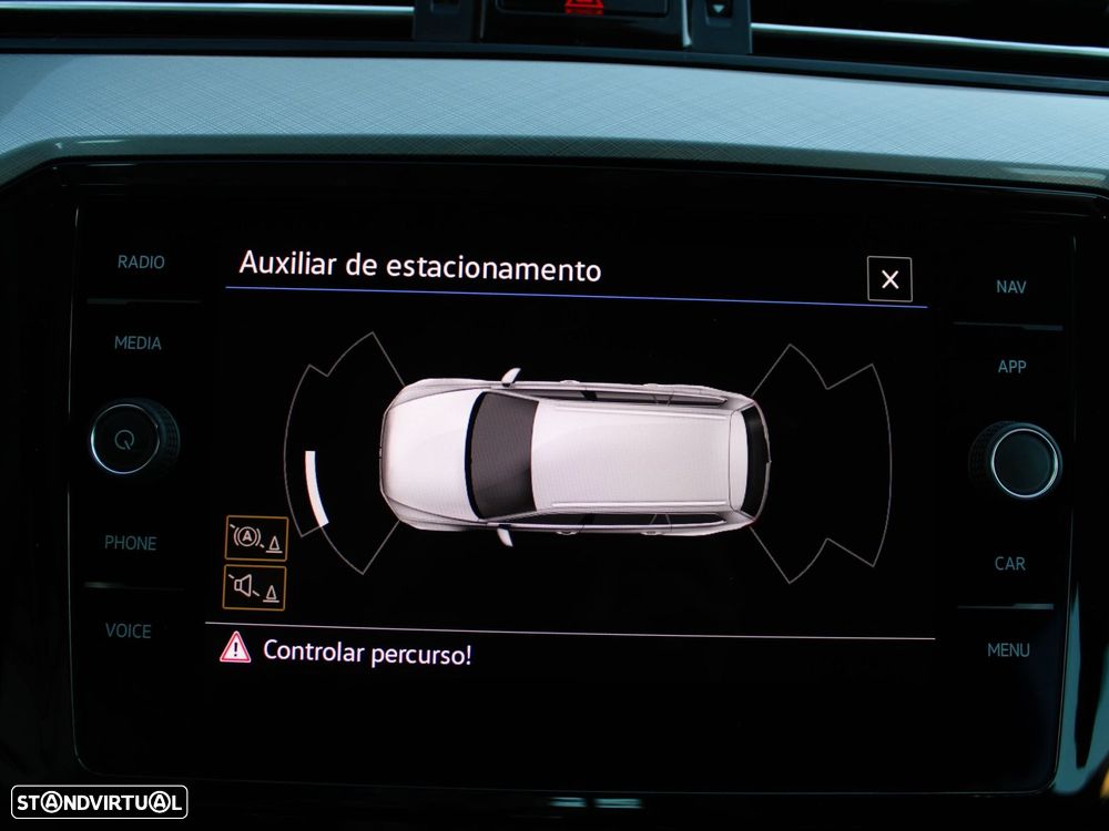 VW Passat Variant 2.0 TDi Business DSG - 53