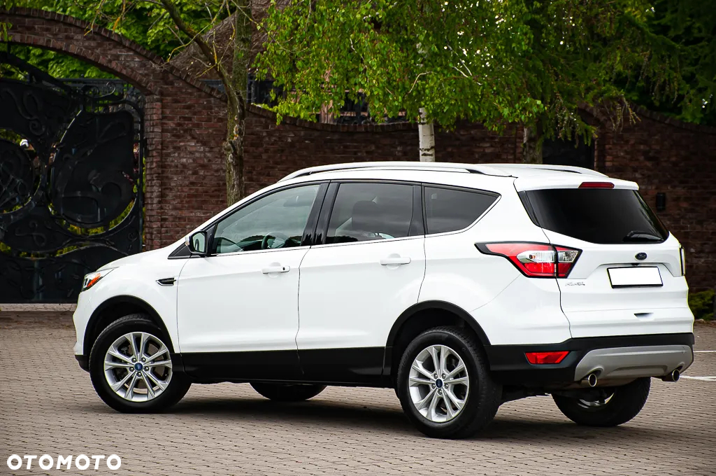 Ford Kuga 2.0 TDCi 2x4 Titanium - 16