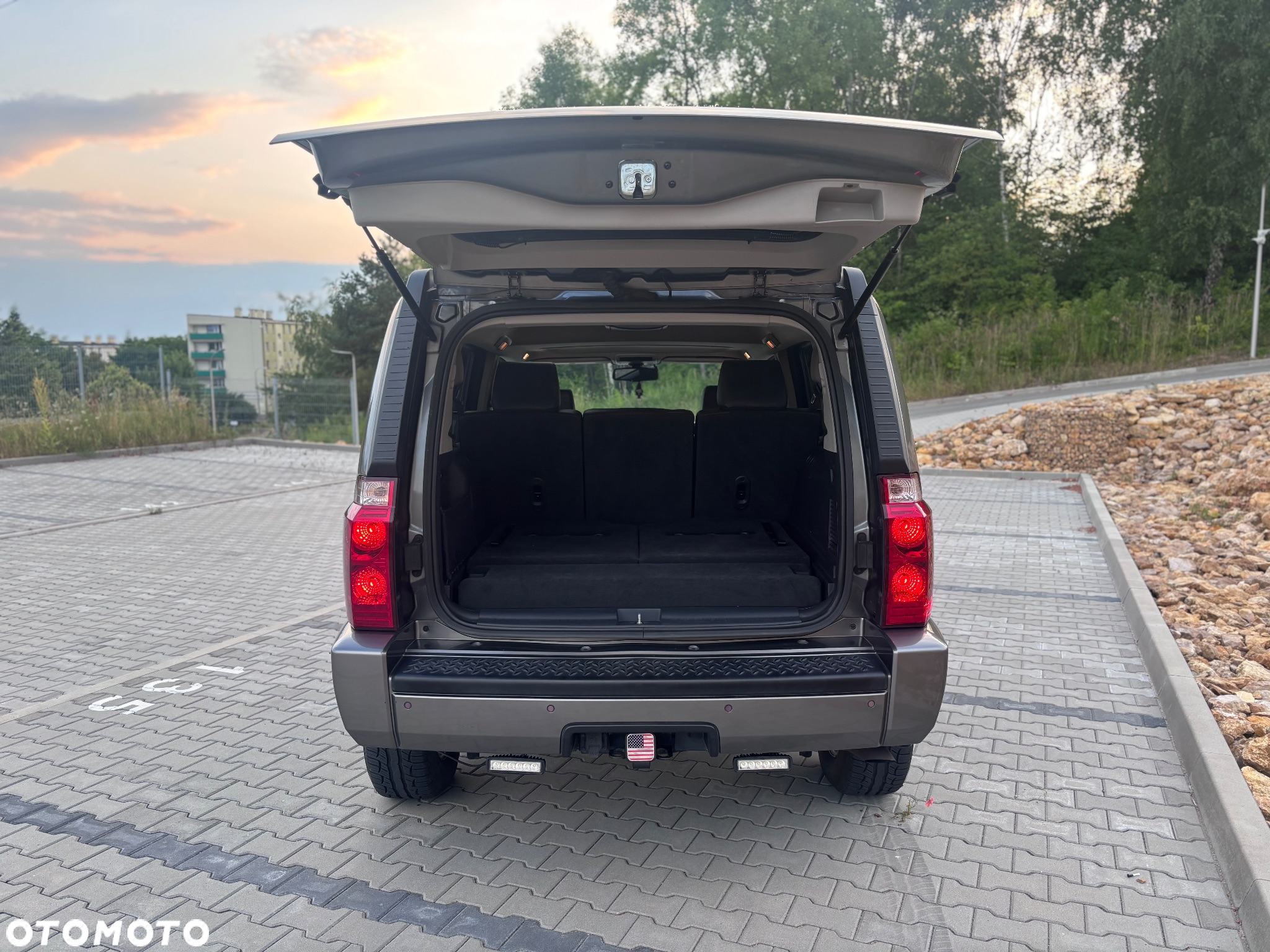 Jeep Commander 5.7 V8 Limited - 9