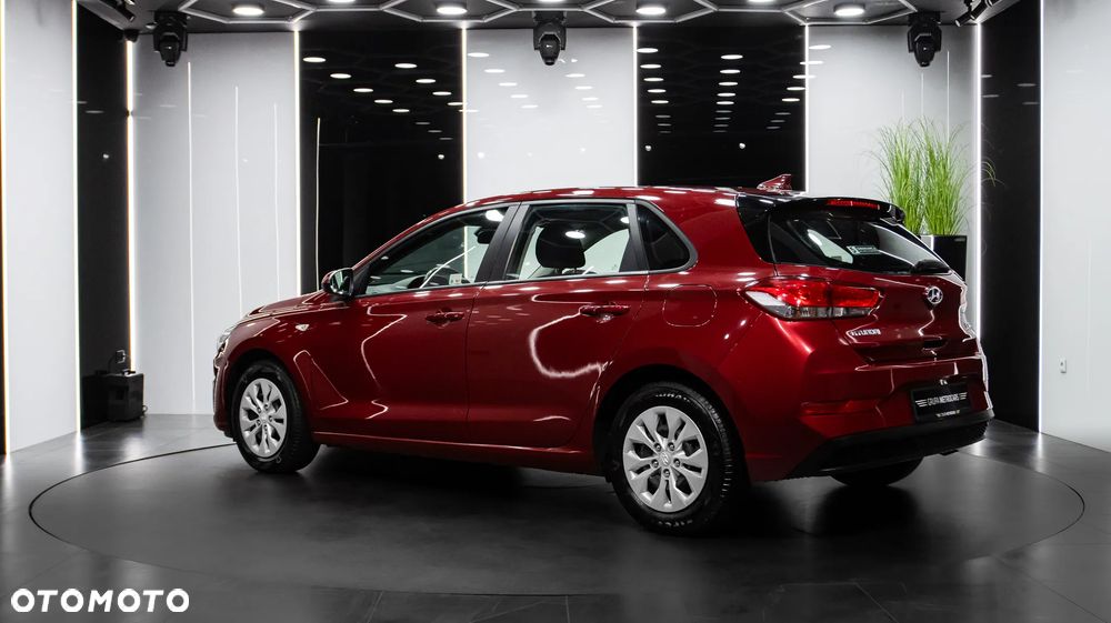 Hyundai i30 1.5 DPI Classic + - 5
