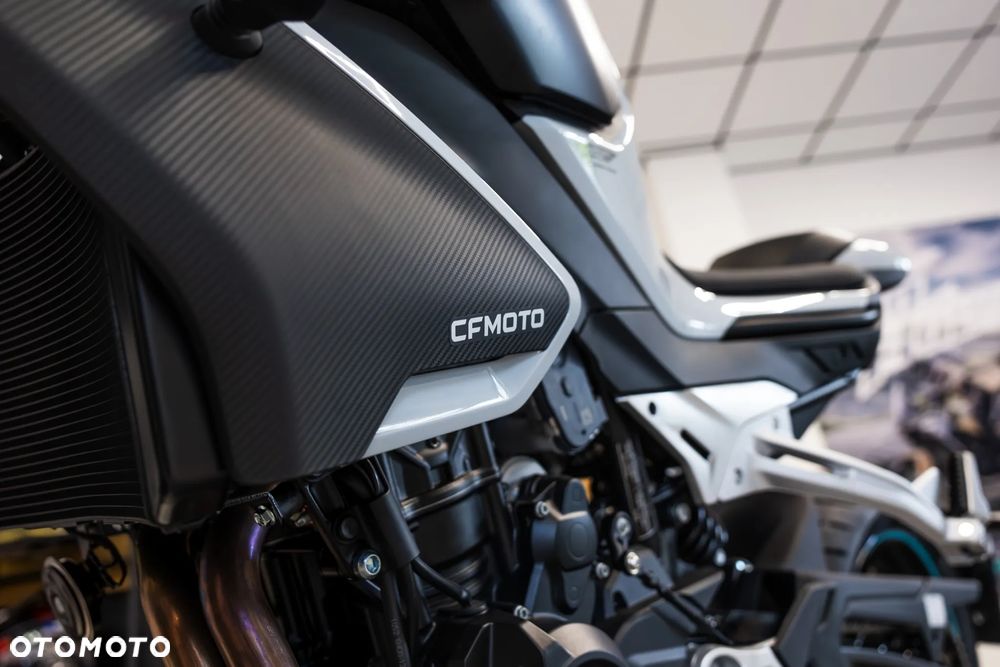 CFMoto 800NK - 17