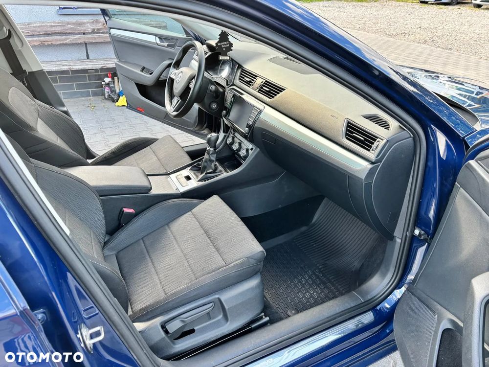 Skoda Superb 2.0 TDI Sportline - 11
