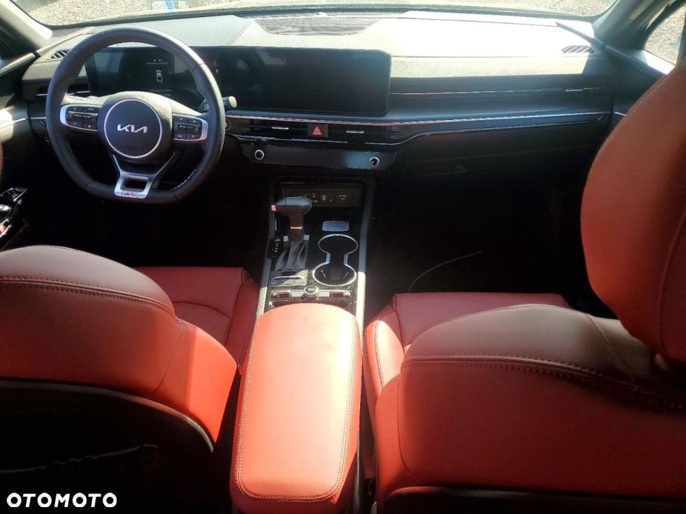 Kia K5 - 8