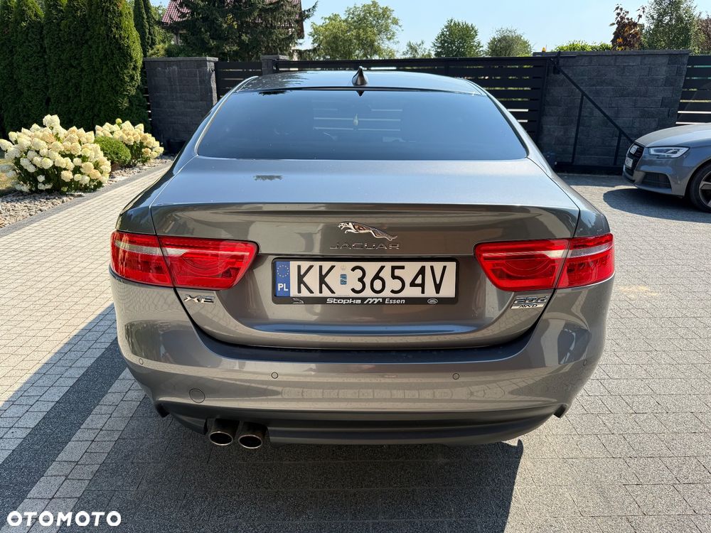 Jaguar XE 20d AWD R-Sport - 13